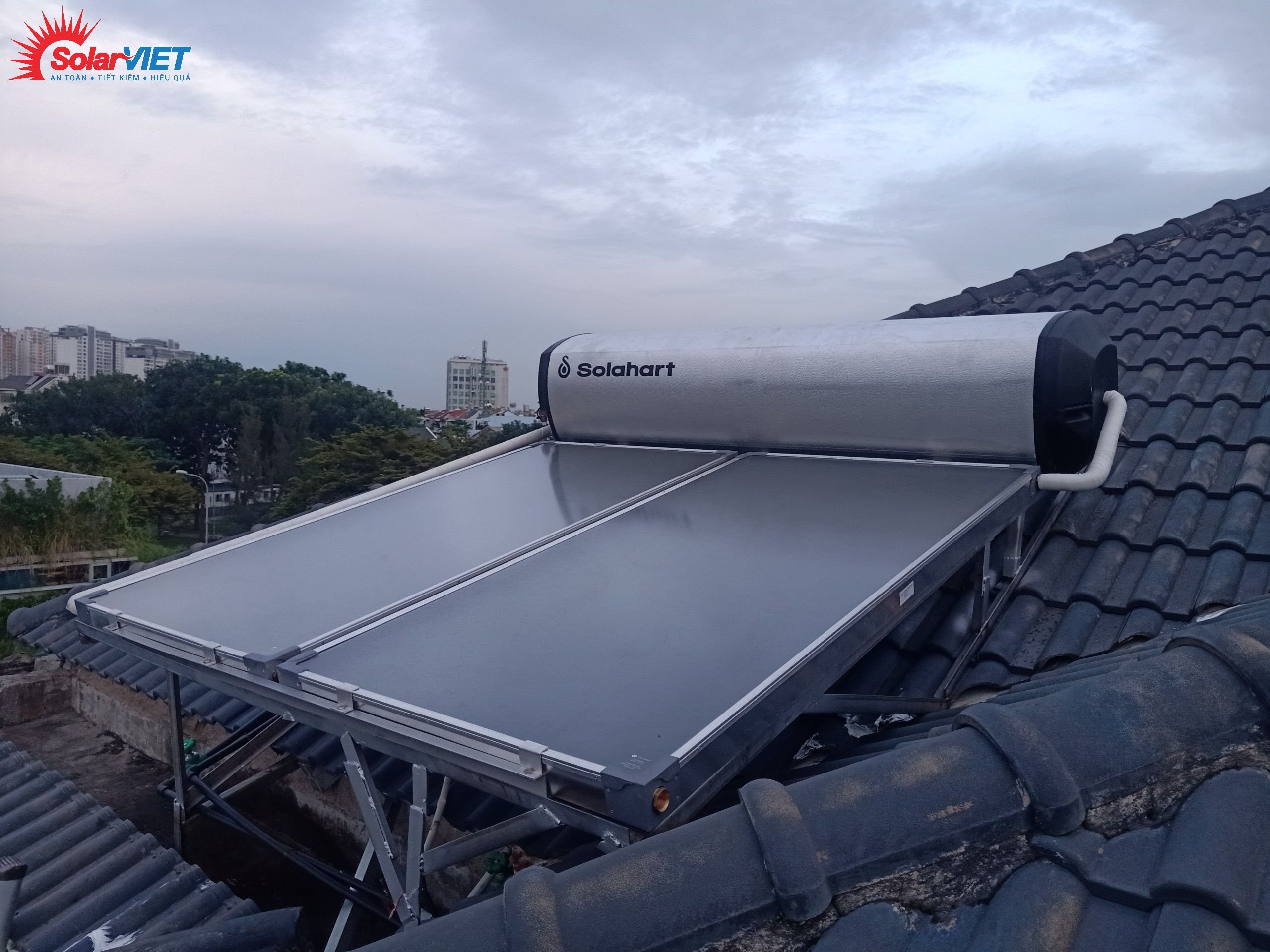 Solahart 300L Super-shield – Lớp tráng men được thực hiện bởi robot trên quy trình công nghệ Châu Âu.
