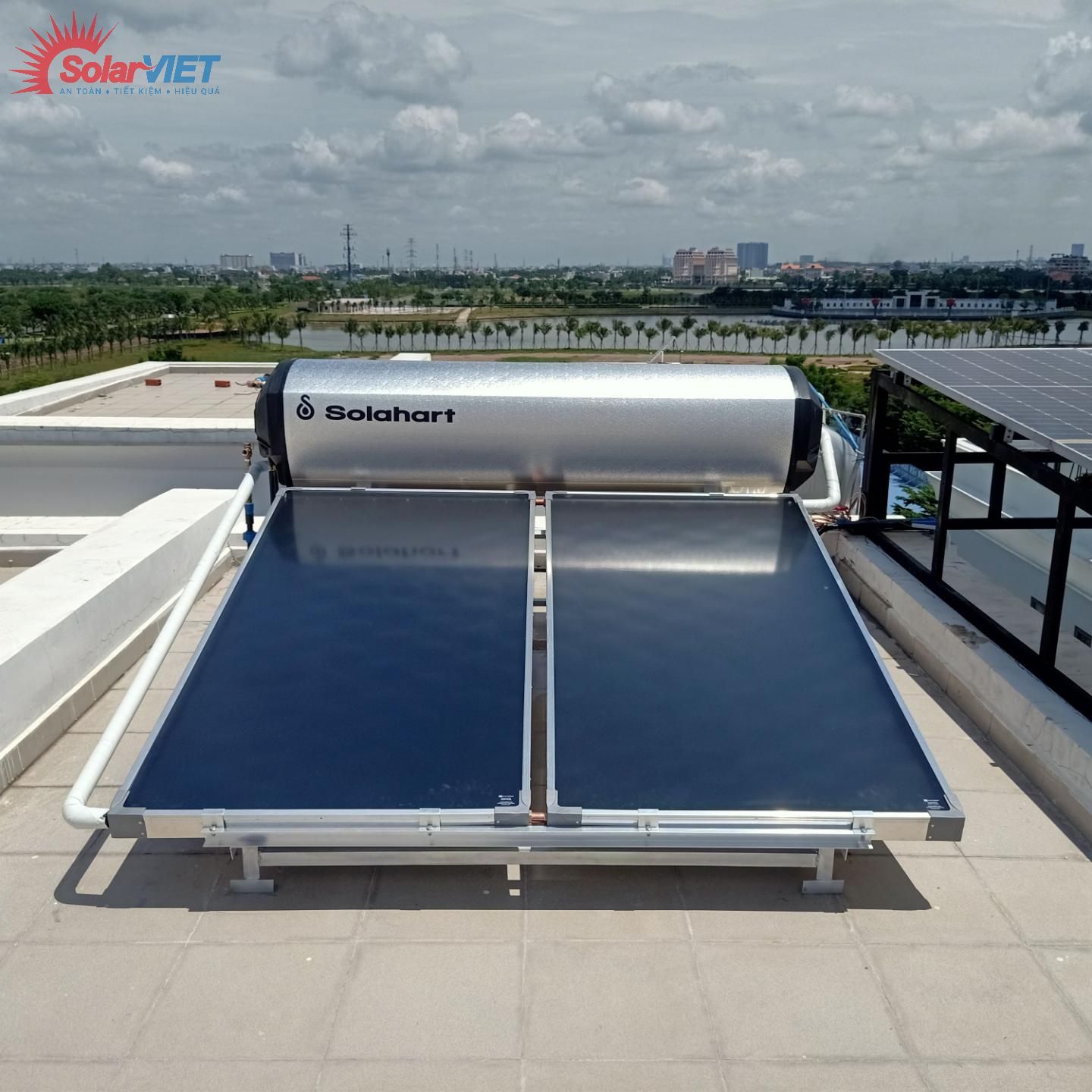 Giá trọn bộ máy nước nóng năng lượng mặt trời Solahart bao nhiêu ?